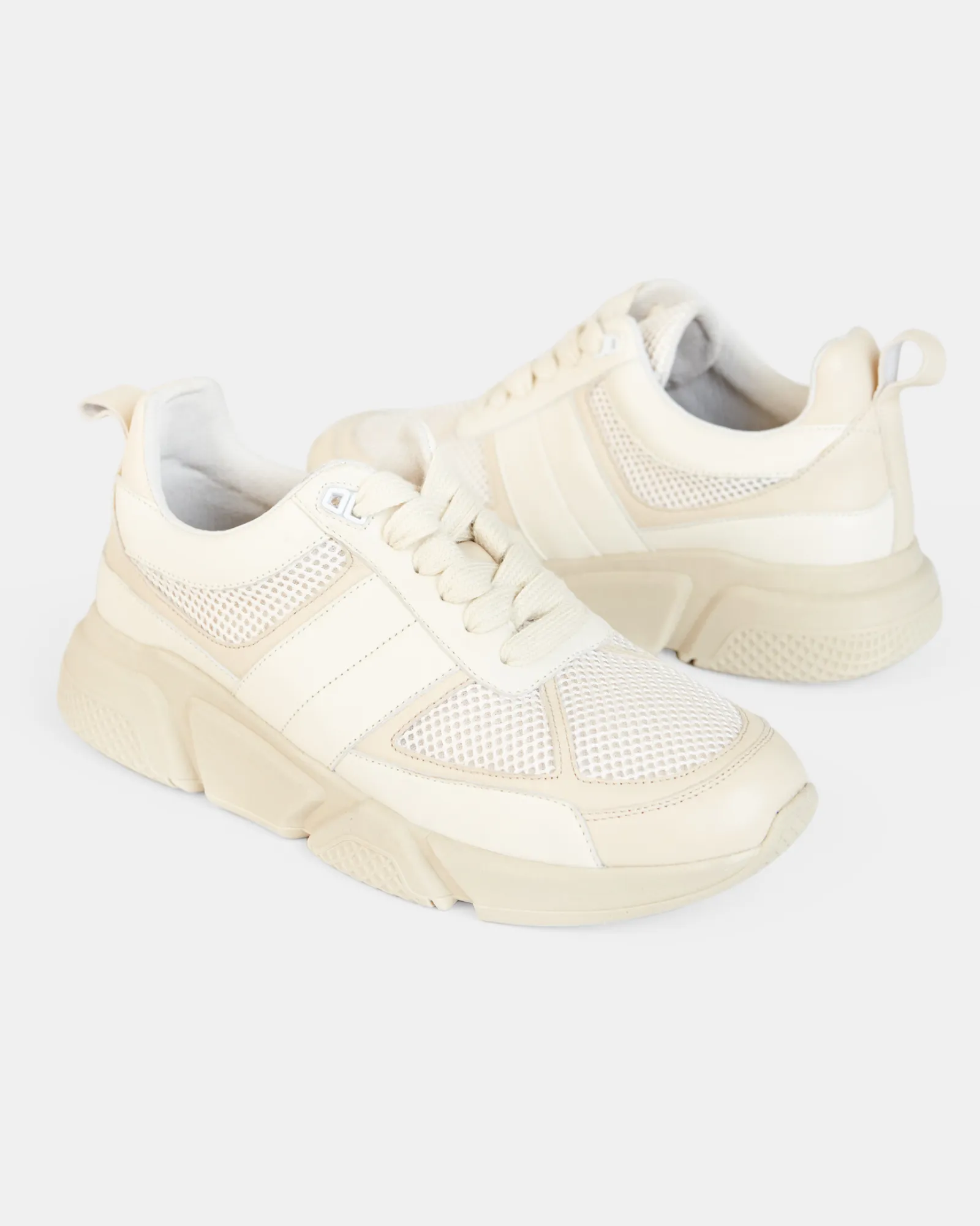 Jess Dempsey x Walnut Melbourne Isabel Leather Sneaker - Vanilla